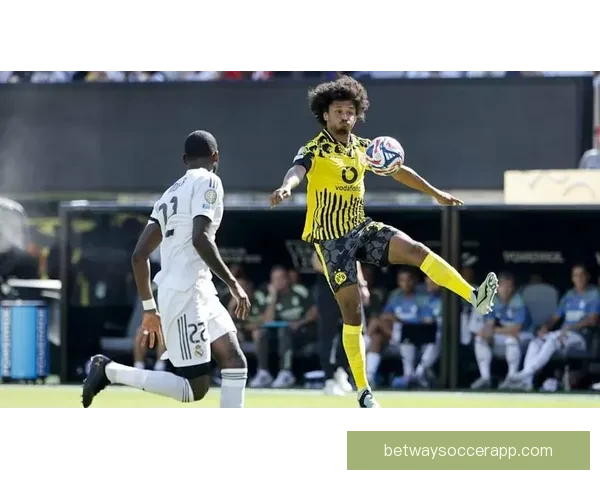 多特补时连入两球逆转斯图加特阿德耶米布兰特联袂建功