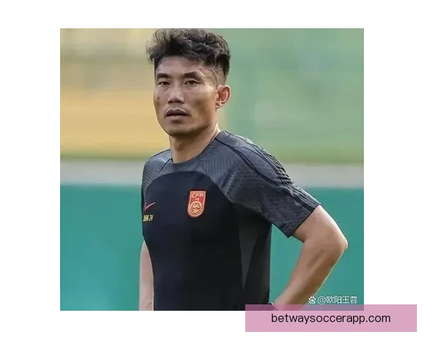 中超风波再起青岛西海岸主帅郑智被禁赛六场引发舆论热议